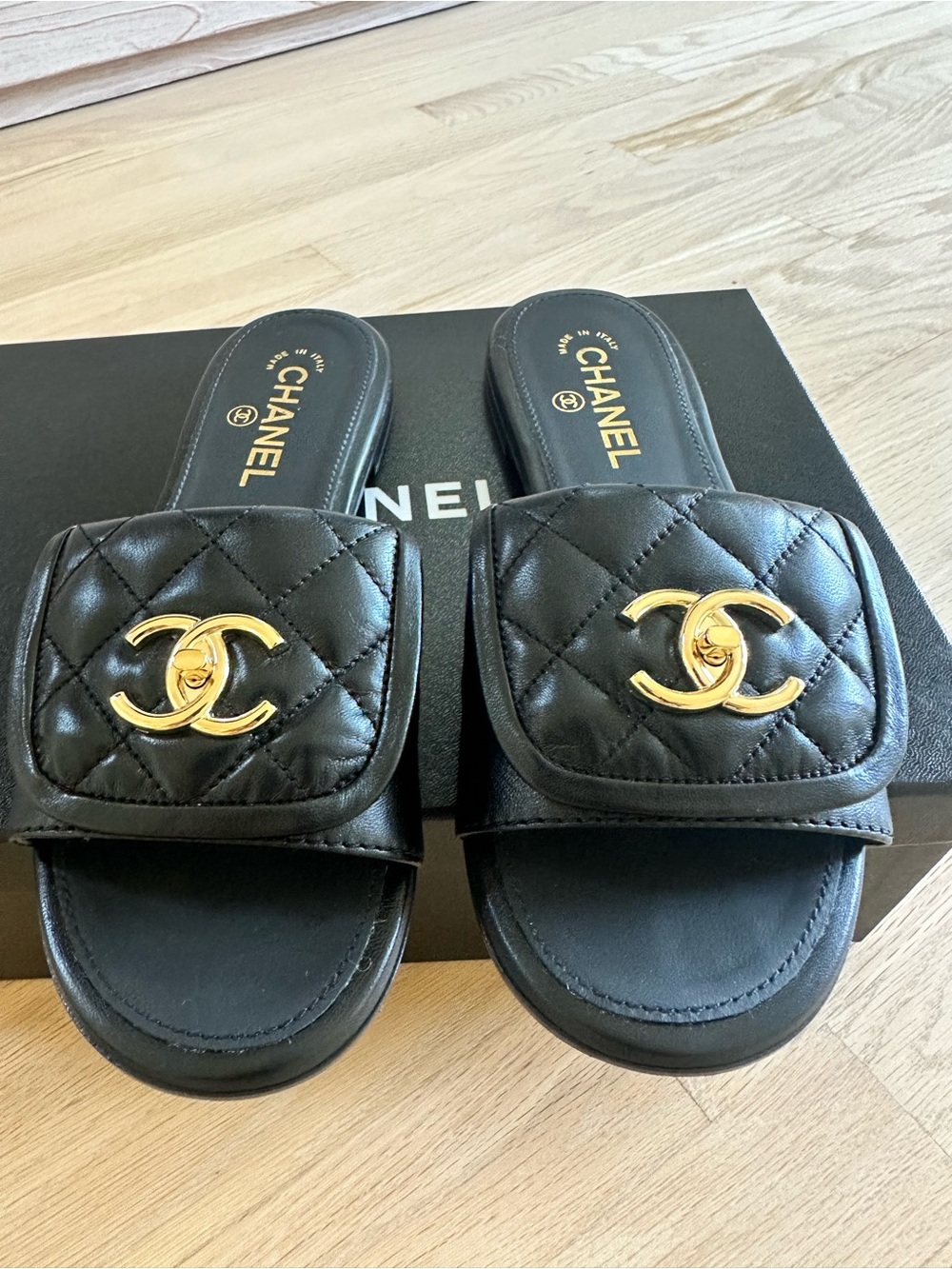 Chanel Turnlock Quilted Leather Sandals Slides Size 38 - Picture 3 of 8
